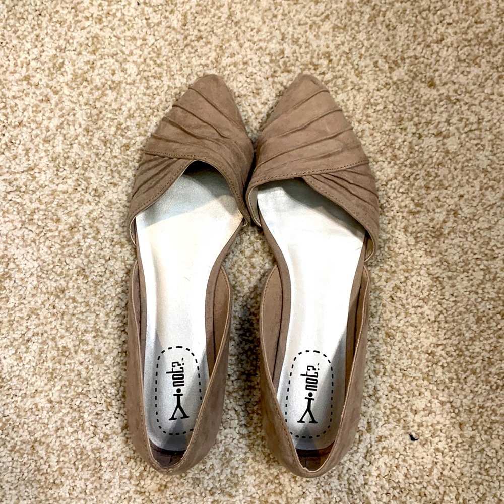 🍃women’s tan flats
